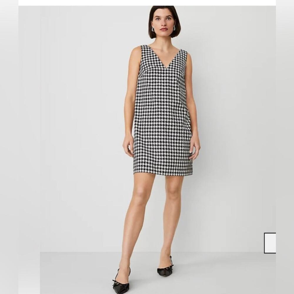 Ann Taylor Houndstooth Black White V-Neck Sleeveless Shift Dress Women’s Size 8P
